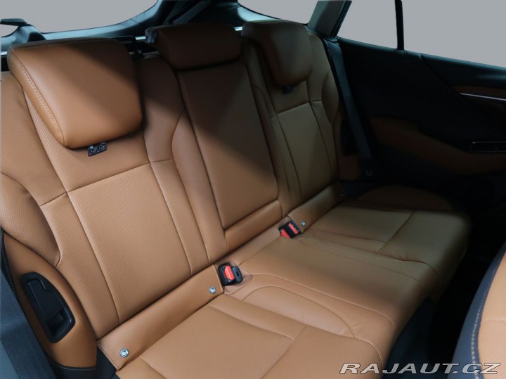 Subaru Outback 2.5i-T ES Tour Poslední š 2025