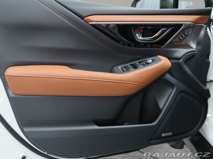 Subaru Outback 2.5i-T ES Tour Poslední š 2025