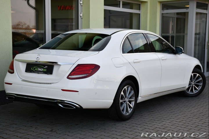 Mercedes-Benz E 220d 9G HUD K360°ČR 2016