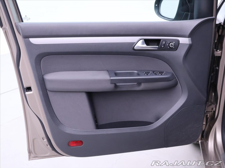 Volkswagen Touran 1,6 TDI DSG Match Navi 1. 2012