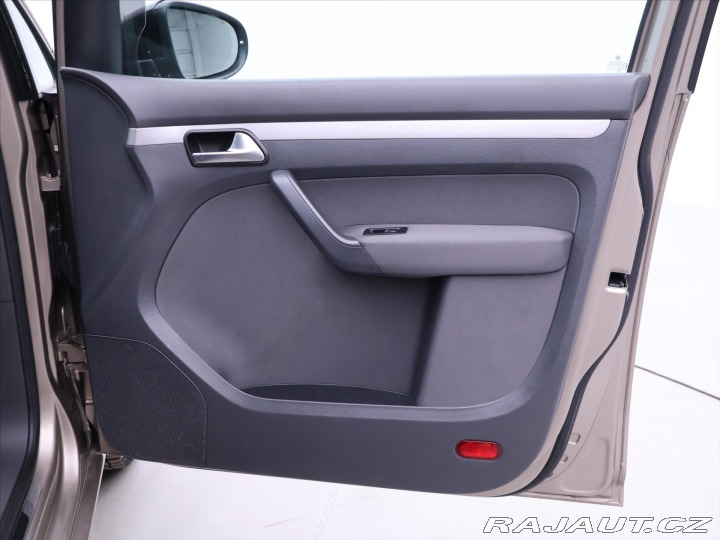 Volkswagen Touran 1,6 TDI DSG Match Navi 1. 2012