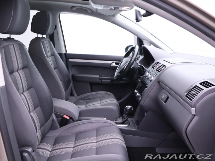 Volkswagen Touran 1,6 TDI DSG Match Navi 1. 2012