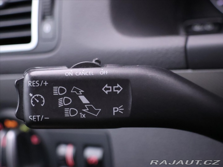 Volkswagen Touran 1,6 TDI DSG Match Navi 1. 2012