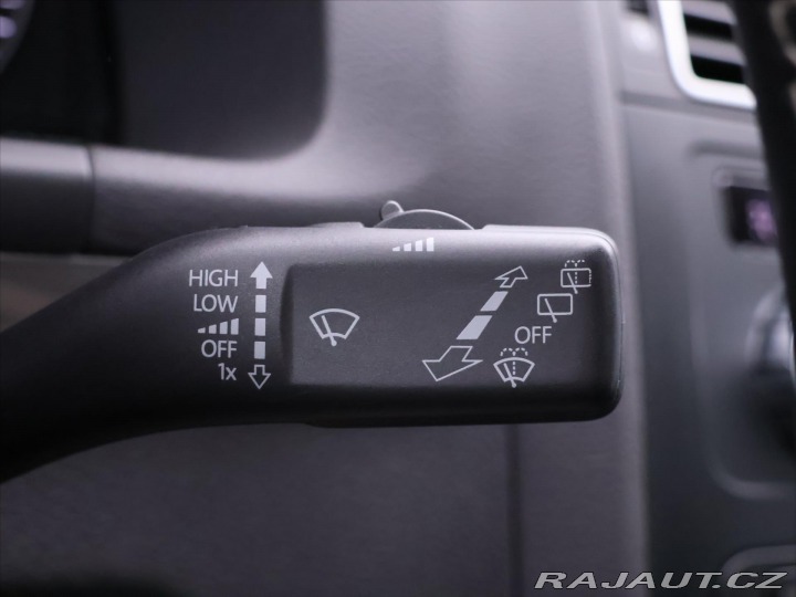 Volkswagen Touran 1,6 TDI DSG Match Navi 1. 2012
