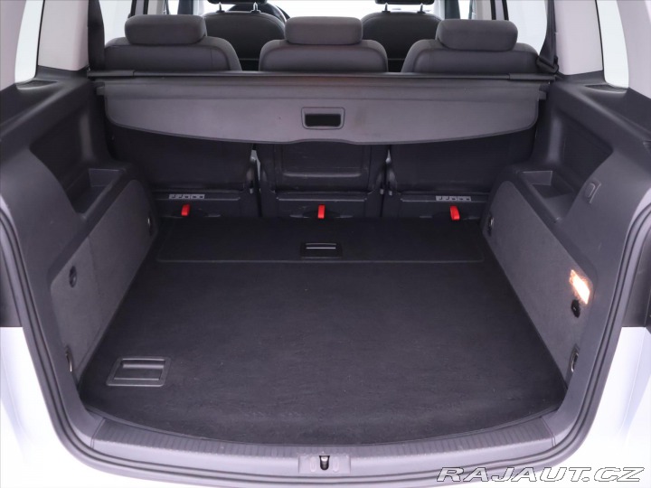 Volkswagen Touran 2,0 TDI 103kW DSG Highlin 2012