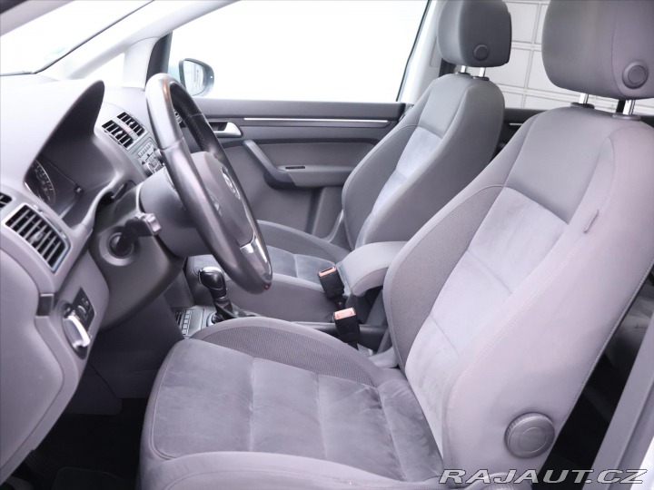 Volkswagen Touran 2,0 TDI 103kW DSG Highlin 2012