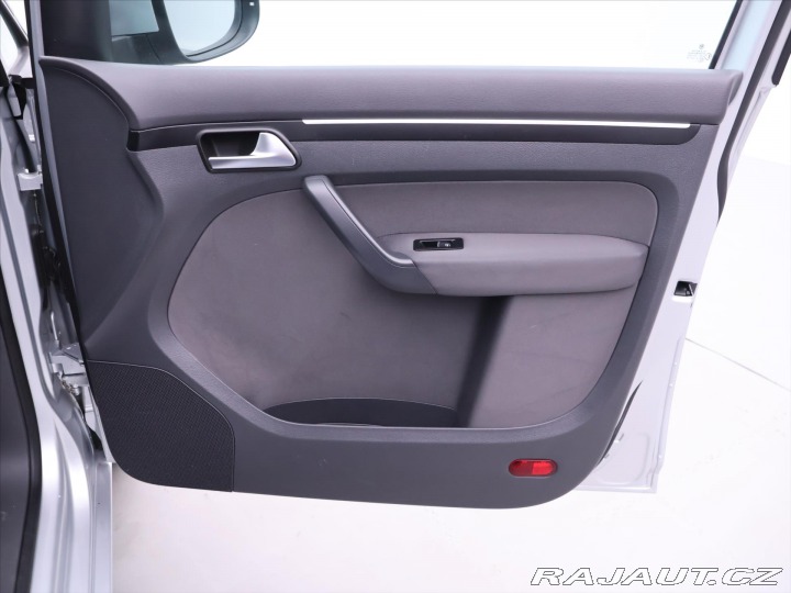 Volkswagen Touran 2,0 TDI 103kW DSG Highlin 2012