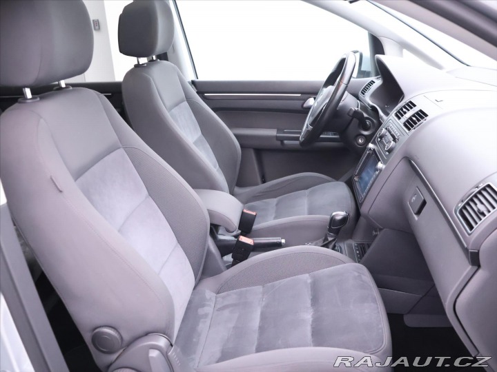 Volkswagen Touran 2,0 TDI 103kW DSG Highlin 2012