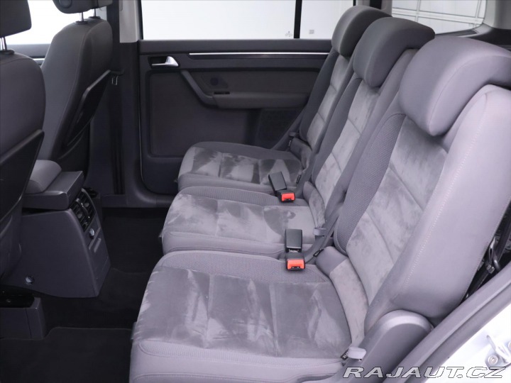 Volkswagen Touran 2,0 TDI 103kW DSG Highlin 2012