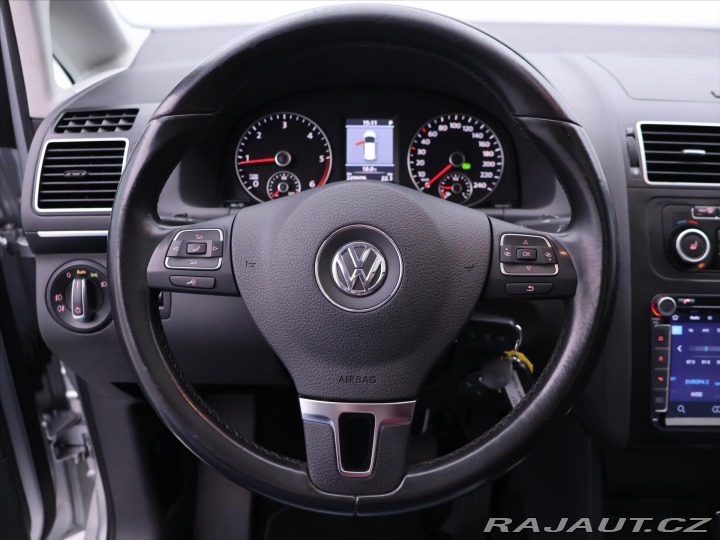 Volkswagen Touran 2,0 TDI 103kW DSG Highlin 2012