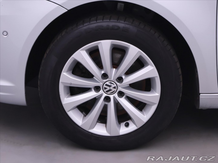 Volkswagen Touran 2,0 TDI 103kW DSG Highlin 2012