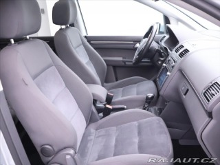 Volkswagen Touran 2,0 TDI 103kW DSG Highlin 2012