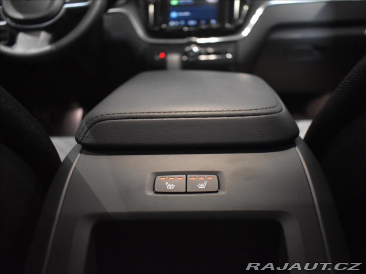 Volvo XC60 2,0 B4 AWD Bezklíč 2023