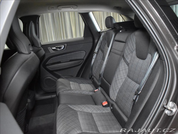 Volvo XC60 2,0 B4 AWD Bezklíč 2023
