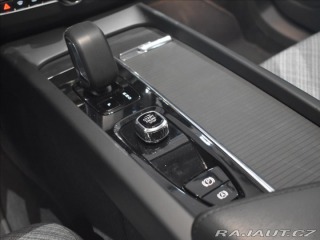 Volvo XC60 2,0 B4 AWD Bezklíč 2023