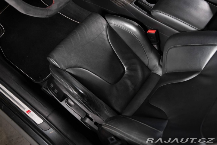 Audi RS4 RS4 4.2 FSI quattro 2013