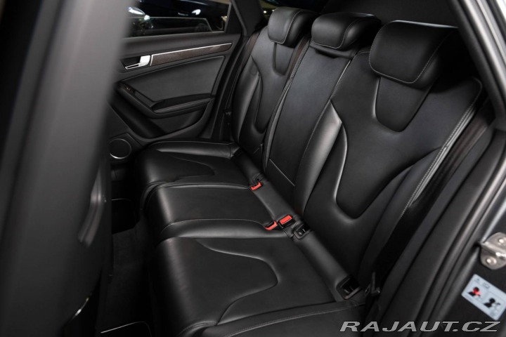 Audi RS4 RS4 4.2 FSI quattro 2013