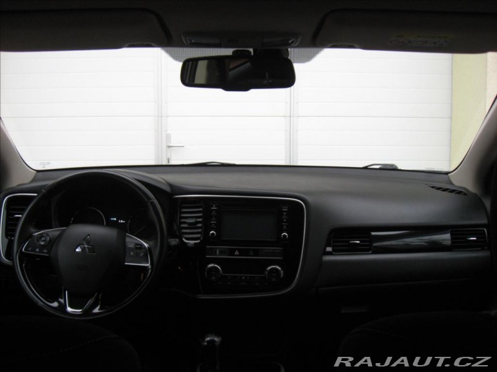 Mitsubishi Outlander 2,0 150PS Intense M/T LP 2019