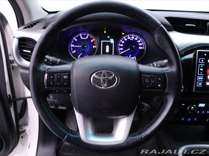 Toyota Hilux 2,4 D-4D 4x4 CZ Executive 2017