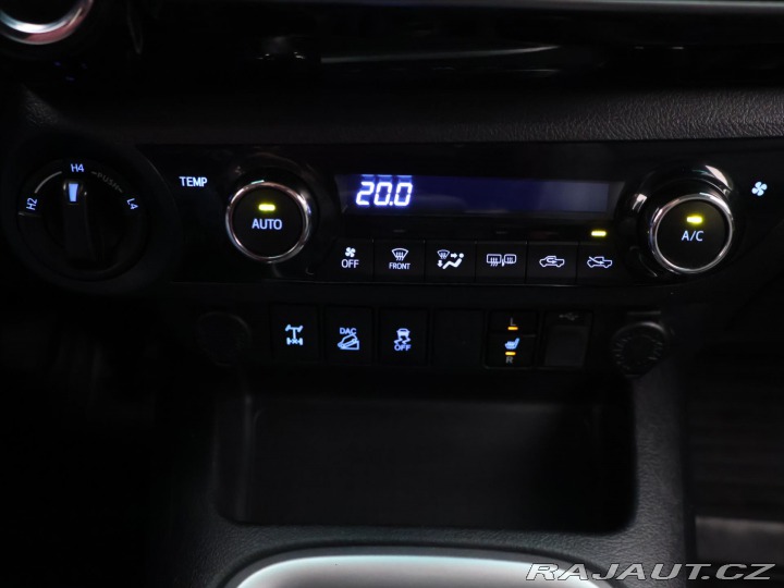 Toyota Hilux 2,4 D-4D 4x4 CZ Executive 2017