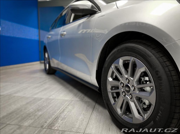Ford Focus 1.0 EcoBoost Titanium 2025