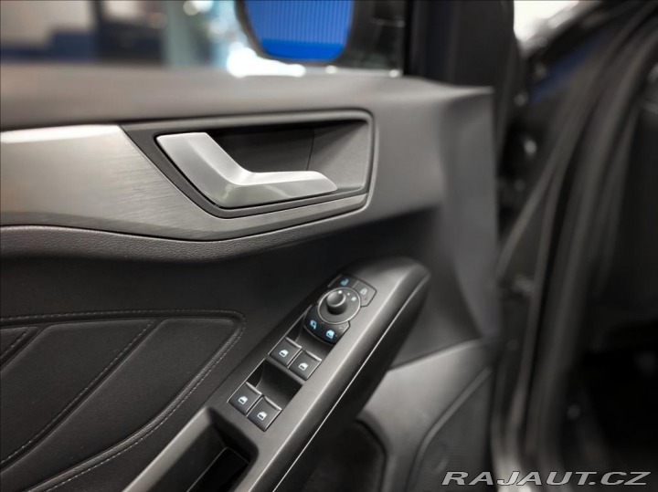Ford Focus 1.0 EcoBoost Titanium 2025