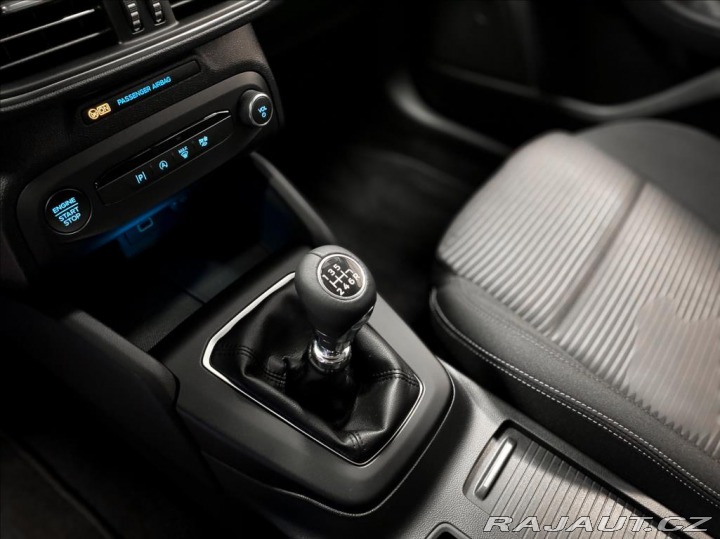 Ford Focus 1.0 EcoBoost Titanium 2025