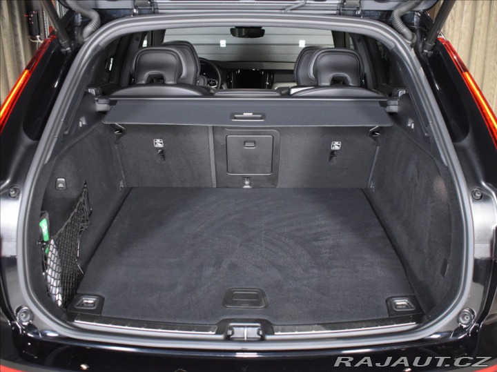 Volvo XC60 2,0 T6 AWD Black Edition 2024
