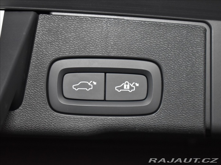 Volvo XC60 2,0 T6 AWD Black Edition 2024