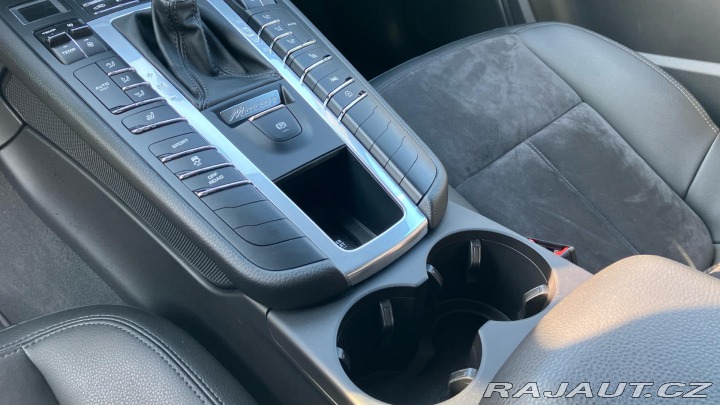 Porsche Macan S 2021