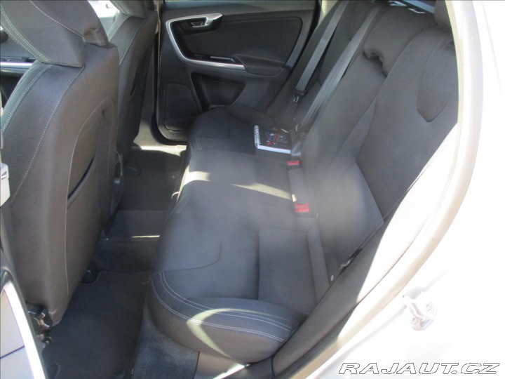 Volvo XC60 2,4 D4 MOMENTUM AWD GPS A 2013
