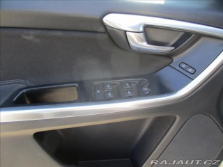 Volvo XC60 2,4 D4 MOMENTUM AWD GPS A 2013
