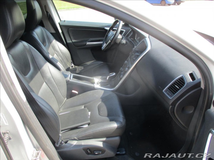 Volvo XC60 2,4 D4 Summum AWD AT GPS 2014