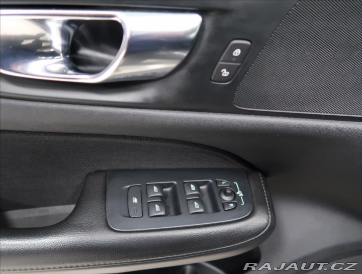 Volvo V60 2,0 D4 AWD AUT CROSS COUN 2019