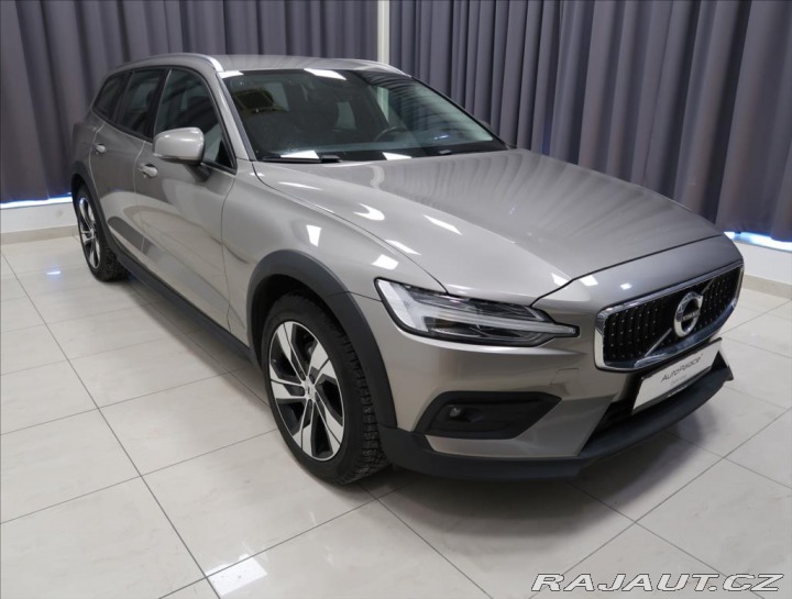 Volvo V60 2,0 D4 AWD AUT CROSS COUN 2019