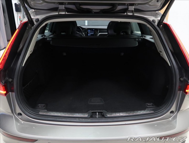 Volvo V60 2,0 D4 AWD AUT CROSS COUN 2019