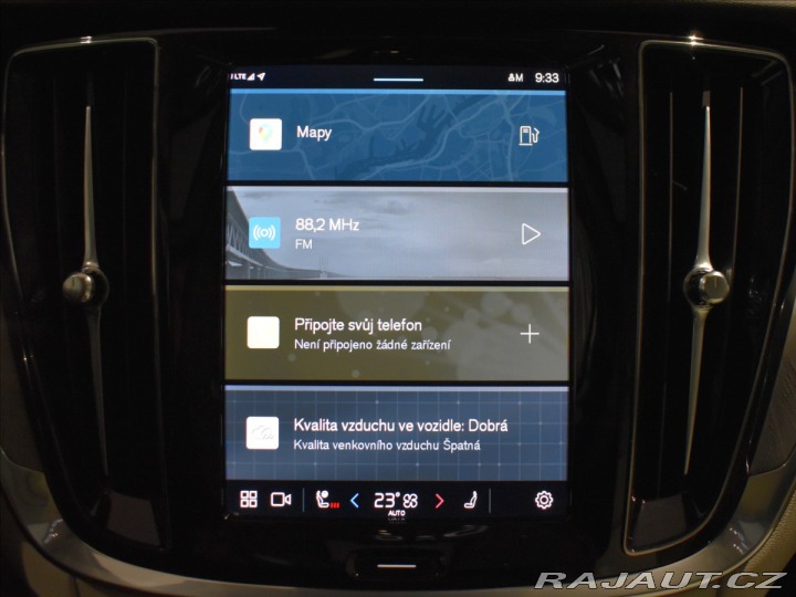 Volvo V60 2,0 B4 Plus Dark DCT 2024