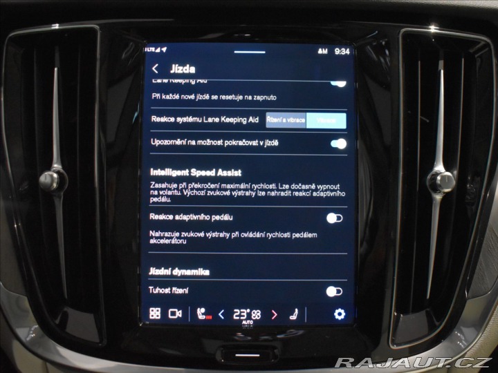 Volvo V60 2,0 B4 Plus Dark DCT 2024