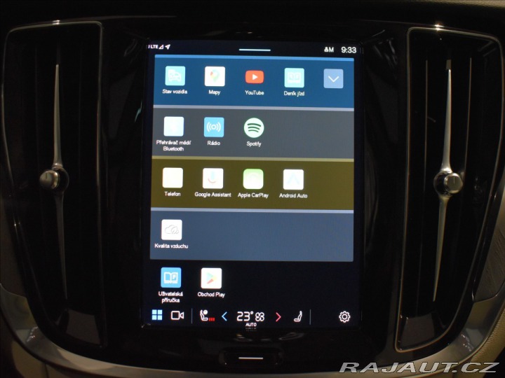 Volvo V60 2,0 B4 Plus Dark DCT 2024