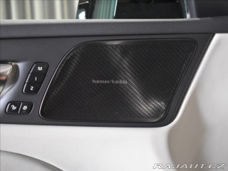 Volvo V60 2,0 B4 Plus Dark DCT 2024