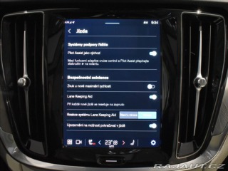 Volvo V60 2,0 B4 Plus Dark DCT 2024