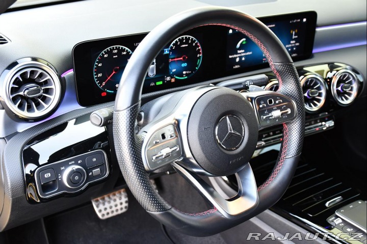 Mercedes-Benz A 250e AMG K360°NEZ.TOP ČR 2022