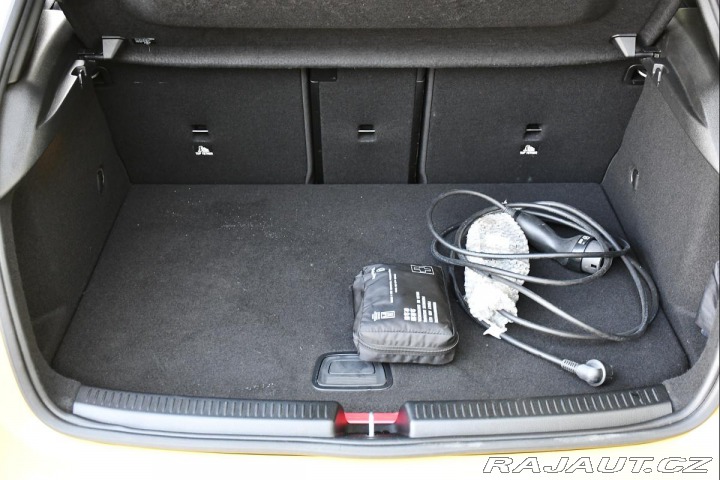 Mercedes-Benz A 250e AMG K360°NEZ.TOP ČR 2022