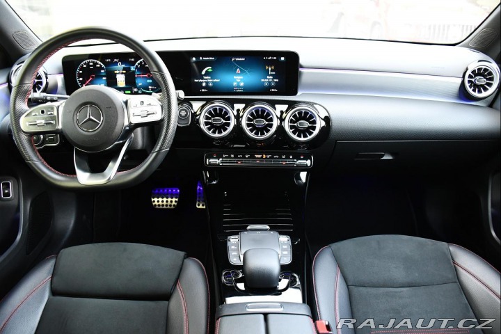 Mercedes-Benz A 250e AMG K360°NEZ.TOP ČR 2022