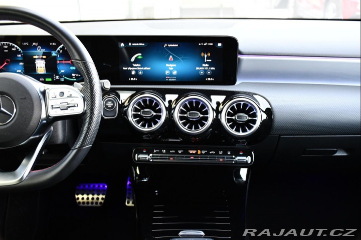 Mercedes-Benz A 250e AMG K360°NEZ.TOP ČR 2022