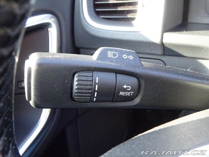 Volvo V60 D2 84kW R-Design 2013