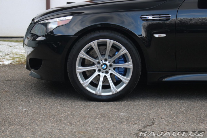 BMW M5 5,0 E60 V10 2005