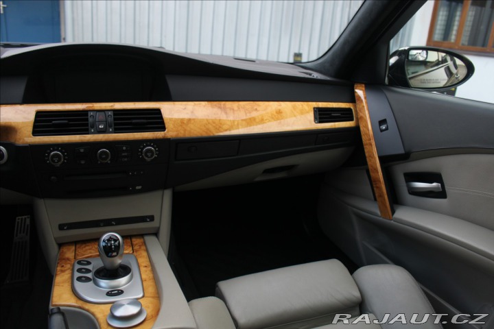BMW M5 5,0 M5 E60 5.0 V10 5.0 V1 2005