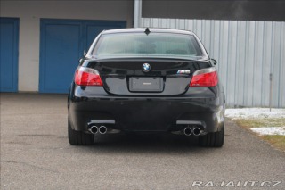 BMW M5 5,0 M5 E60 5.0 V10 5.0 V1 2005