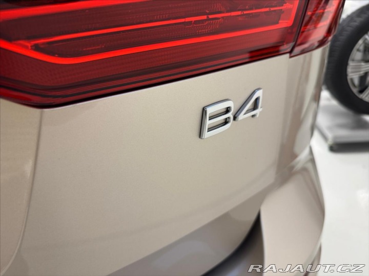 Volvo XC60 2,0 B4 FWD Core 0448 2023